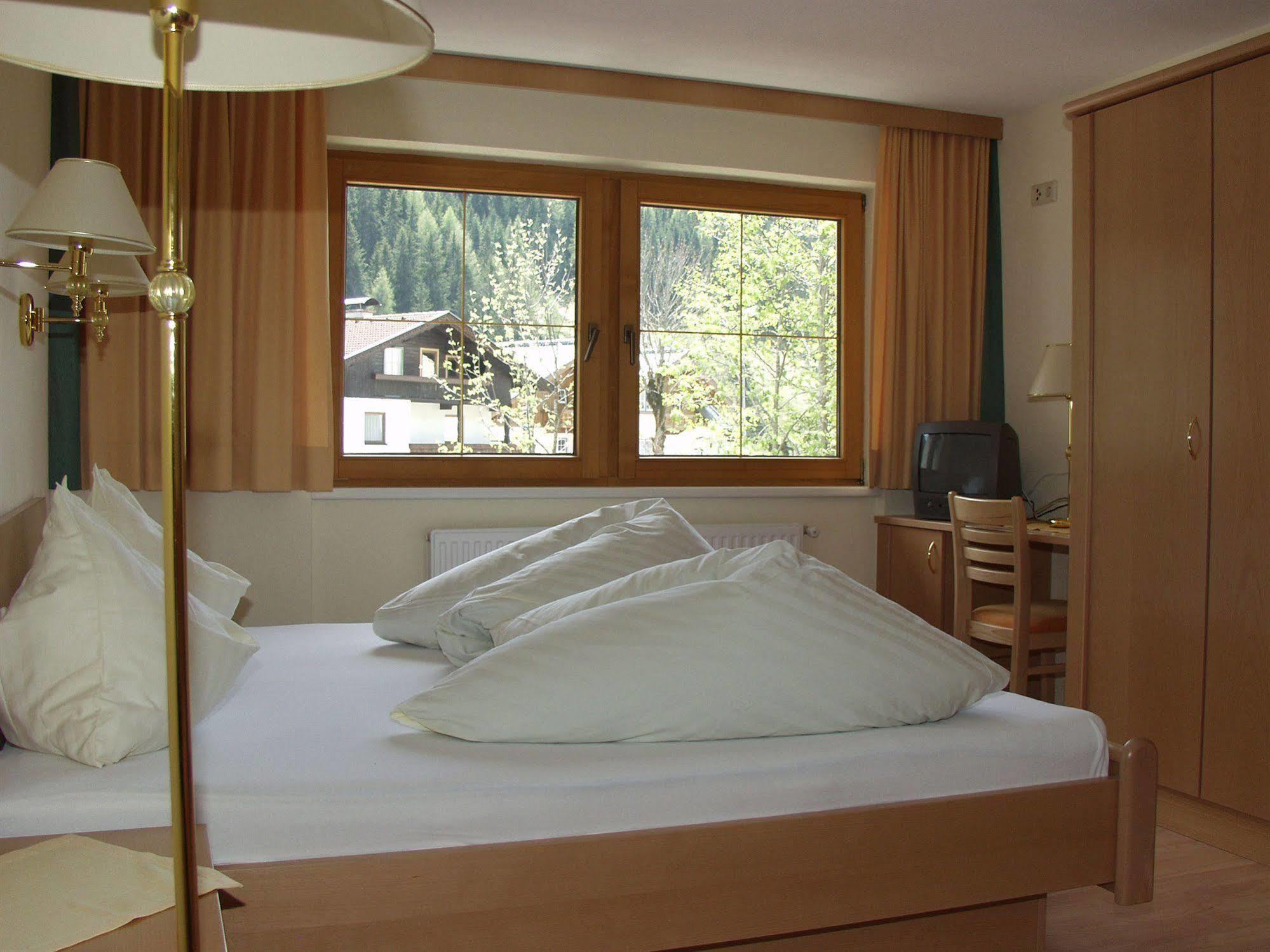 Appartements Steinbock - Ski-In & Ski-Out トゥクス エクステリア 写真